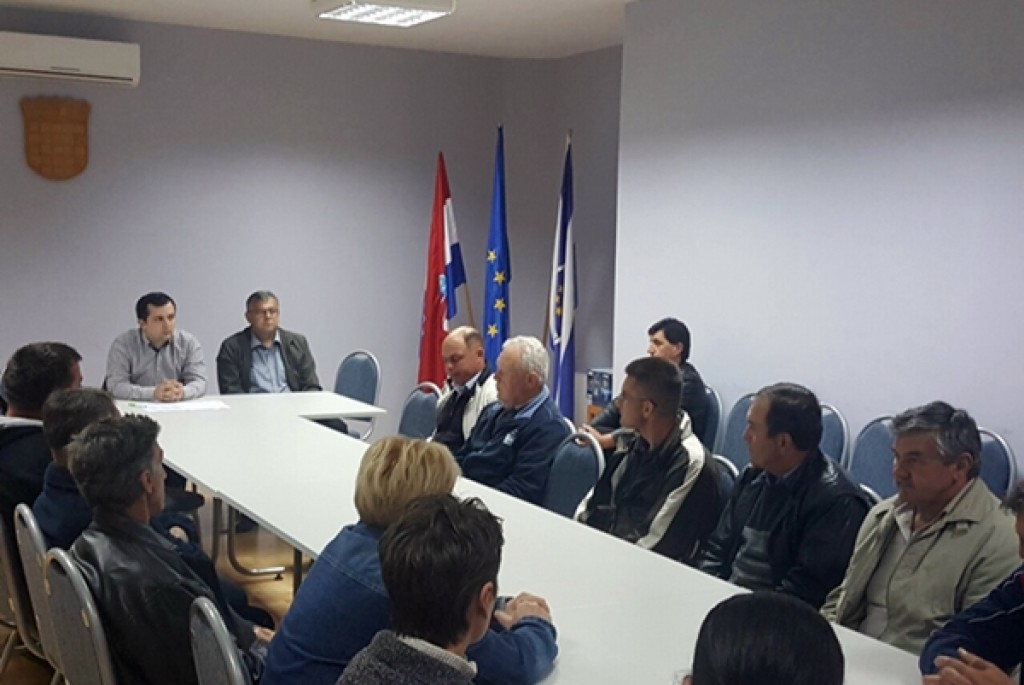 ODRŽAN SASTANAK NAČELNIKA S PROIZVOĐAČIMA MLIJEKA S PODRUČJA OPĆINE